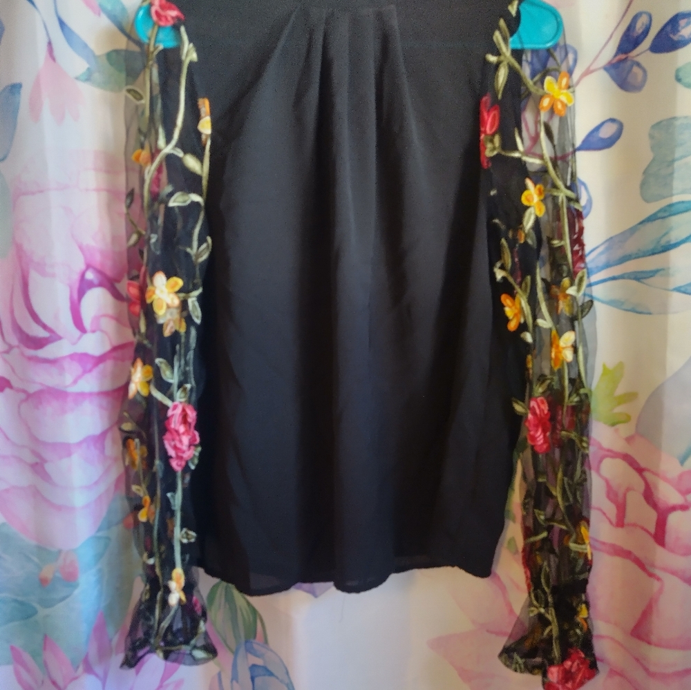 Black Pleated Neck Blouse w/ Floral Mesh Long-Sleeves